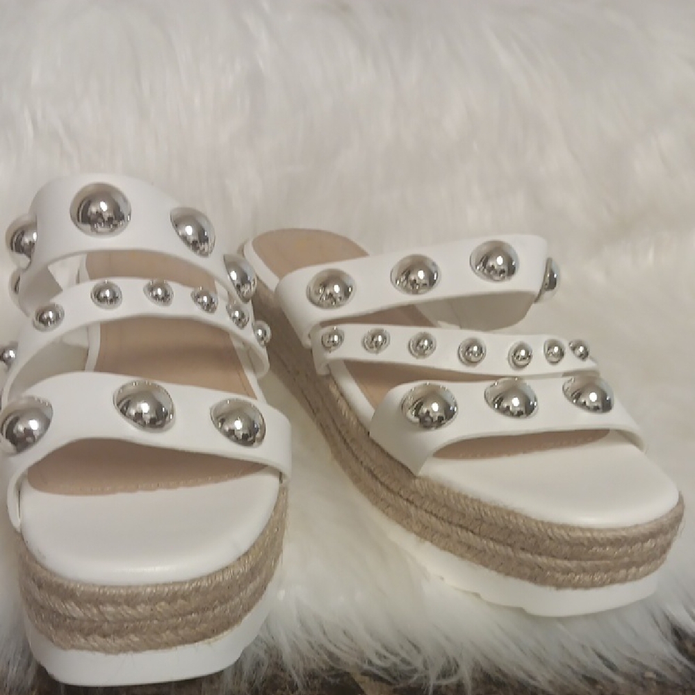 24/7 Comfort Apparel White Silver Espadrille Shoes